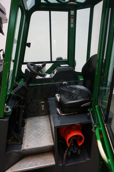 Combilift CB2500LPG - Xe tải tiếp cận 4 hướng: hình 3 Combilift CB2500LPG - Xe tải tiếp cận 4 hướng: hình 3