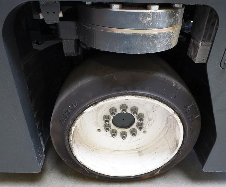 Combilift CB2500LPG - Xe tải tiếp cận 4 hướng: hình 5 Combilift CB2500LPG - Xe tải tiếp cận 4 hướng: hình 5