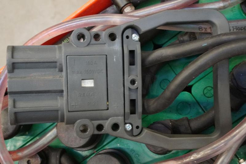 GRUMA 24 Volt 2 PzS 250 Ah - Ắc quy: hình 4 GRUMA 24 Volt 2 PzS 250 Ah - Ắc quy: hình 4