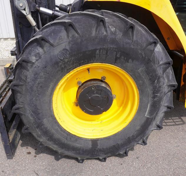 Jcb 940-4 - Xe nâng địa hình gồ ghề: hình 5 Jcb 940-4 - Xe nâng địa hình gồ ghề: hình 5