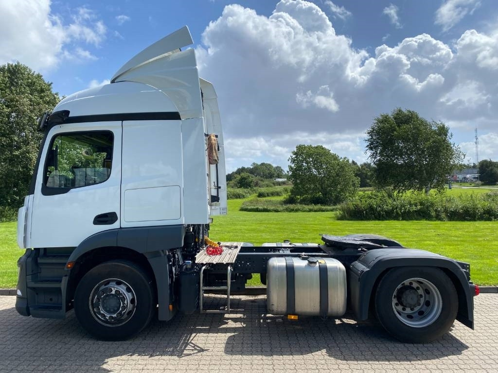Mercedes-Benz Actros 1835 - Xe đầu kéo: hình 5 Mercedes-Benz Actros 1835 - Xe đầu kéo: hình 5