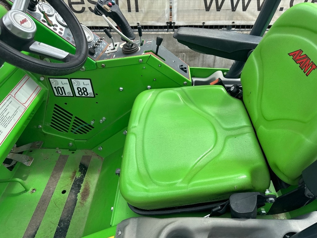 Avant 528 - Máy xúc lật bánh lốp: hình 5 Avant 528 - Máy xúc lật bánh lốp: hình 5