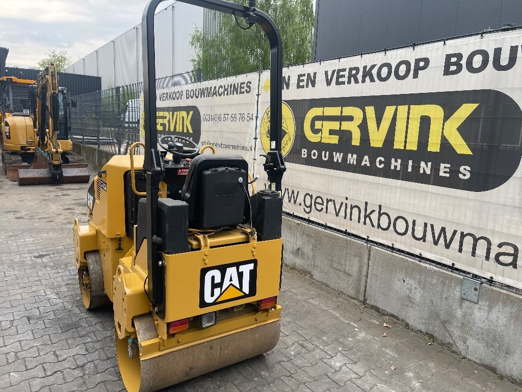 CAT CB 14 - Máy lăn đường: hình 3 CAT CB 14 - Máy lăn đường: hình 3