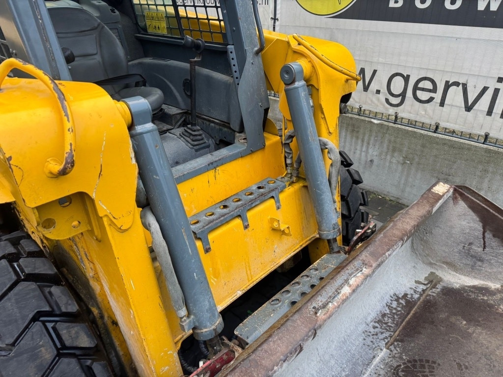 Gehl 5640 - Máy xúc lật đa năng: hình 5 Gehl 5640 - Máy xúc lật đa năng: hình 5