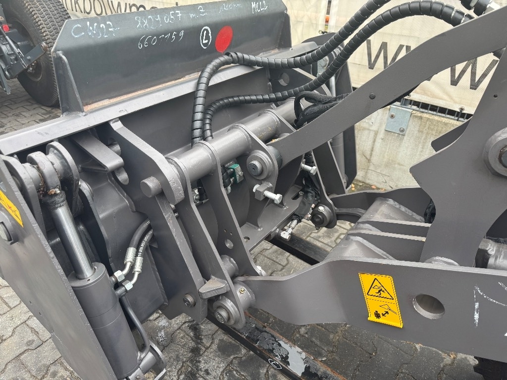 Mecalac MCL 2 - Máy xúc lật mini gấp khúc: hình 5 Mecalac MCL 2 - Máy xúc lật mini gấp khúc: hình 5