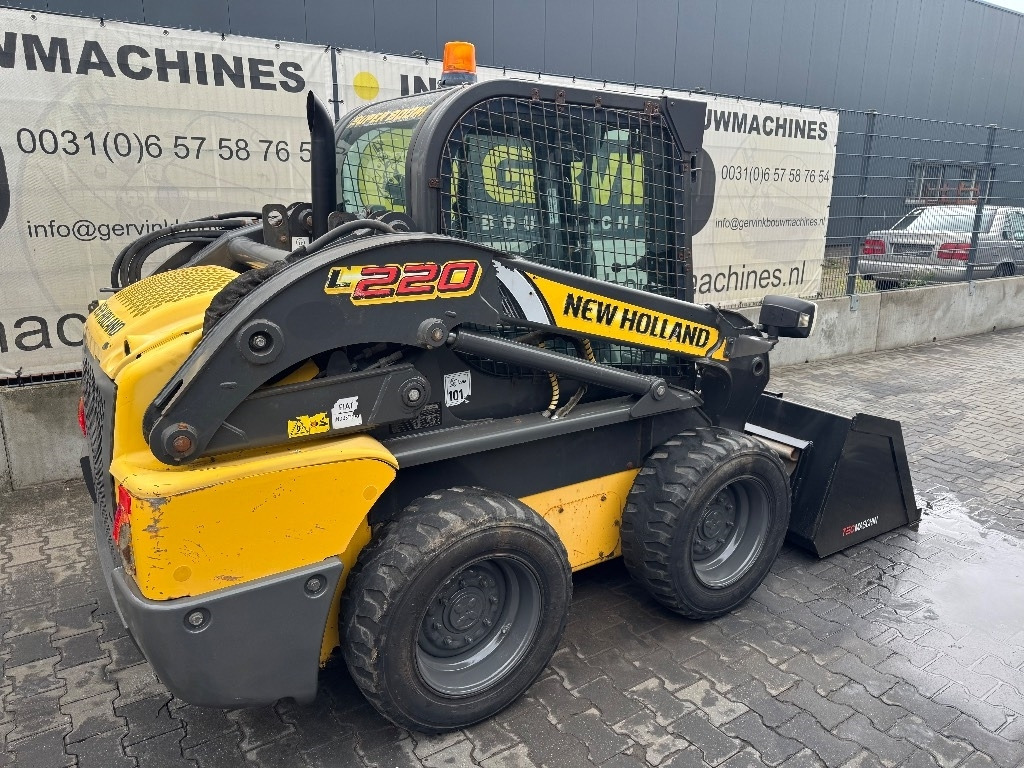 New Holland L220 - Máy xúc lật đa năng: hình 3 New Holland L220 - Máy xúc lật đa năng: hình 3