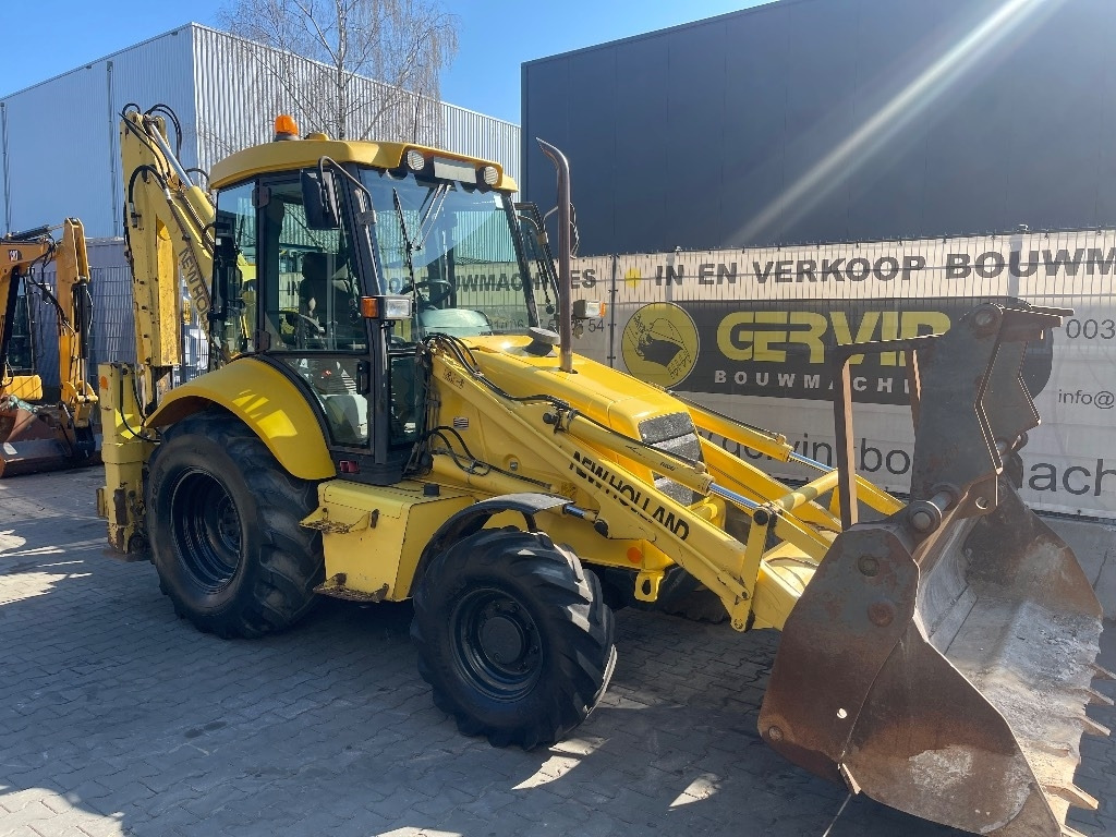 New Holland LB 110 - Máy xúc trước múc sau: hình 1 New Holland LB 110 - Máy xúc trước múc sau: hình 1