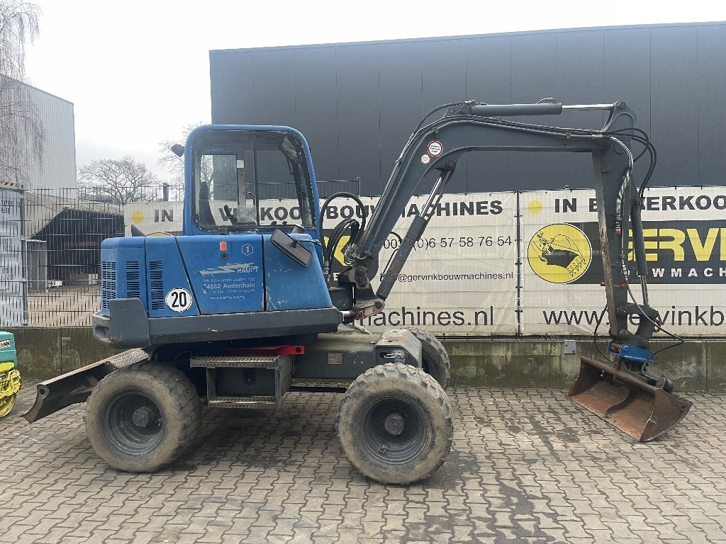 Peljop EW 256 - Máy xúc bánh lốp: hình 2 Peljop EW 256 - Máy xúc bánh lốp: hình 2