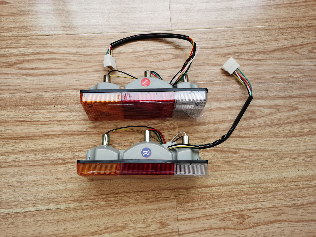 Qingdao Promising Rear Combination Light for China Loader - Đèn sau cho Máy xúc lật bánh lốp: hình 1 Qingdao Promising Rear Combination Light for China Loader - Đèn sau cho Máy xúc lật bánh lốp: hình 1