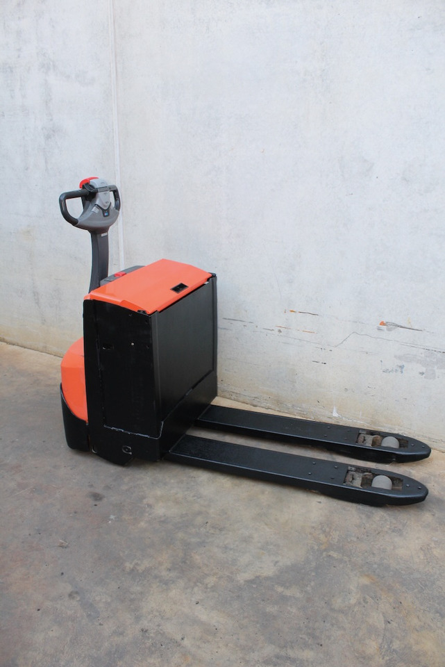 BT LWE 200 - Xe tải nâng pallet: hình 4 BT LWE 200 - Xe tải nâng pallet: hình 4