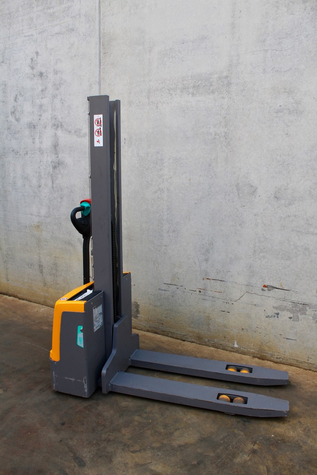 Jungheinrich EJC M10 154 E LI-ION - Máy xếp chồng: hình 4 Jungheinrich EJC M10 154 E LI-ION - Máy xếp chồng: hình 4