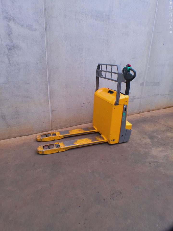 Jungheinrich EJE 116 LI-ION - Xe tải nâng pallet: hình 2 Jungheinrich EJE 116 LI-ION - Xe tải nâng pallet: hình 2