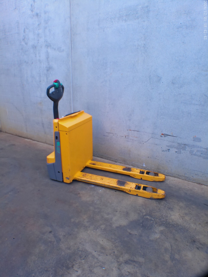 Jungheinrich EJE 116i LI-ION - Xe tải nâng pallet: hình 4 Jungheinrich EJE 116i LI-ION - Xe tải nâng pallet: hình 4