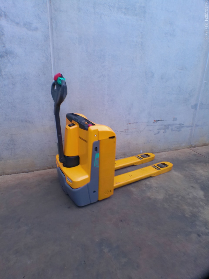Jungheinrich EJE 118 LI-ION - Xe tải nâng pallet: hình 3 Jungheinrich EJE 118 LI-ION - Xe tải nâng pallet: hình 3