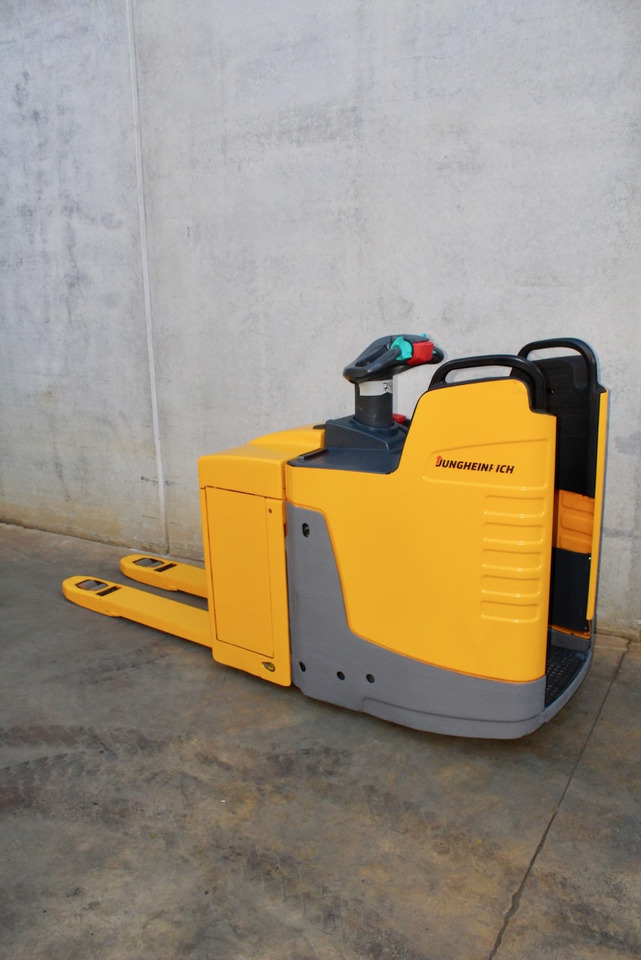 Jungheinrich ERE 225 - Xe tải nâng pallet: hình 1 Jungheinrich ERE 225 - Xe tải nâng pallet: hình 1