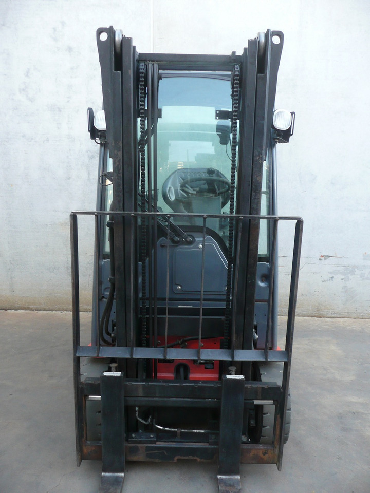 Toyota 8FBE15T - Xe nâng điện: hình 5 Toyota 8FBE15T - Xe nâng điện: hình 5