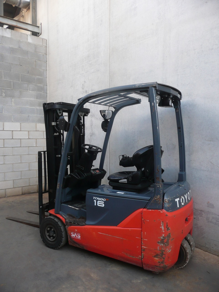 Toyota 8FBE16T - Xe nâng điện: hình 4 Toyota 8FBE16T - Xe nâng điện: hình 4