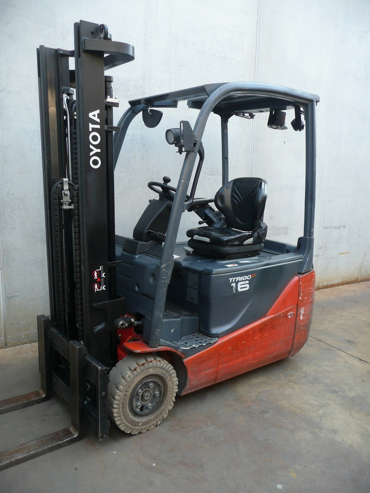 Toyota 8FBE16T - Xe nâng điện: hình 3 Toyota 8FBE16T - Xe nâng điện: hình 3