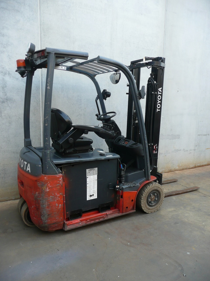 Toyota 8FBE16T - Xe nâng điện: hình 2 Toyota 8FBE16T - Xe nâng điện: hình 2