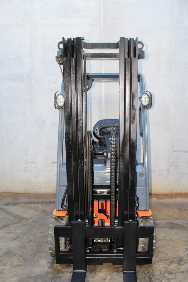 Toyota 8FBEK16T - Xe nâng điện: hình 5 Toyota 8FBEK16T - Xe nâng điện: hình 5