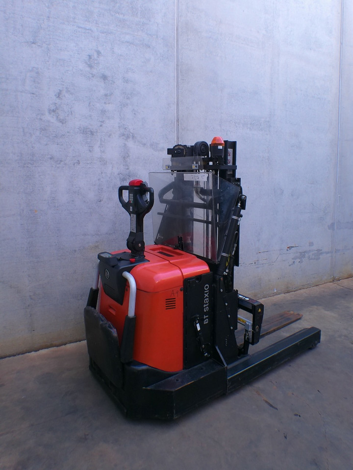 Toyota SPE 120 XR - Máy xếp chồng: hình 3 Toyota SPE 120 XR - Máy xếp chồng: hình 3