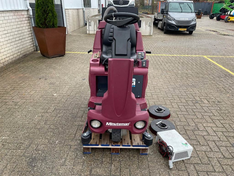 Minuteman Powerboss SC2832E - Máy chà sàn: hình 3 Minuteman Powerboss SC2832E - Máy chà sàn: hình 3