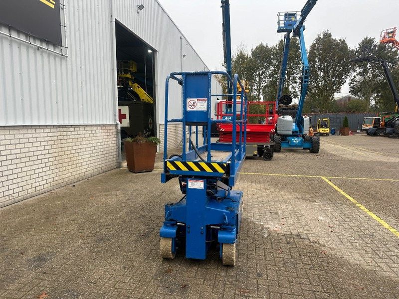 UpRight SL20 - Máy nâng người hình kéo: hình 5 UpRight SL20 - Máy nâng người hình kéo: hình 5