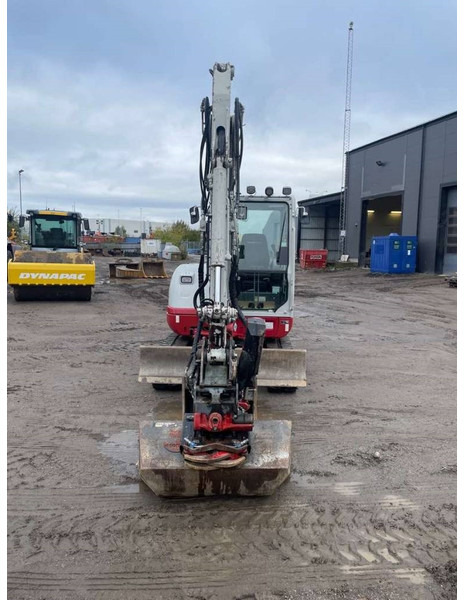 Takeuchi TB 240 - Máy xúc mini: hình 3 Takeuchi TB 240 - Máy xúc mini: hình 3