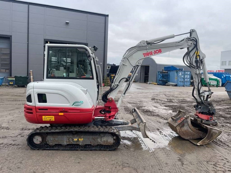 Takeuchi TB 240 - Máy xúc mini: hình 2 Takeuchi TB 240 - Máy xúc mini: hình 2