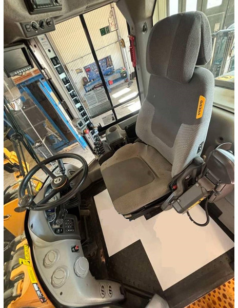 Volvo L 90 H - Máy xúc lật bánh lốp: hình 3 Volvo L 90 H - Máy xúc lật bánh lốp: hình 3