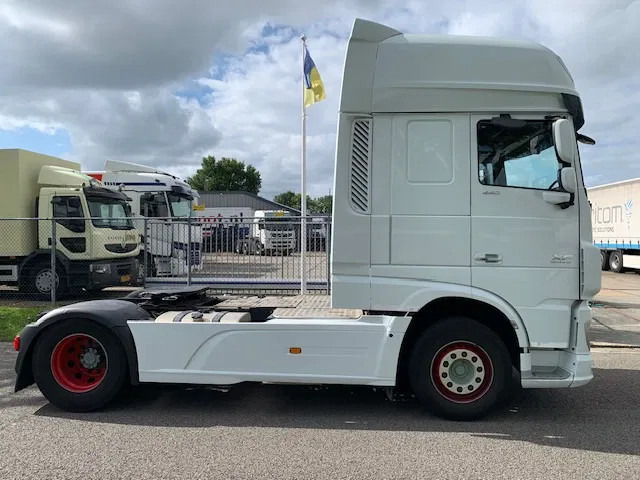 DAF XF 440 FT Euro6 SSC standairco 2 tanks TuV 09-2025 - Xe đầu kéo: hình 4 DAF XF 440 FT Euro6 SSC standairco 2 tanks TuV 09-2025 - Xe đầu kéo: hình 4