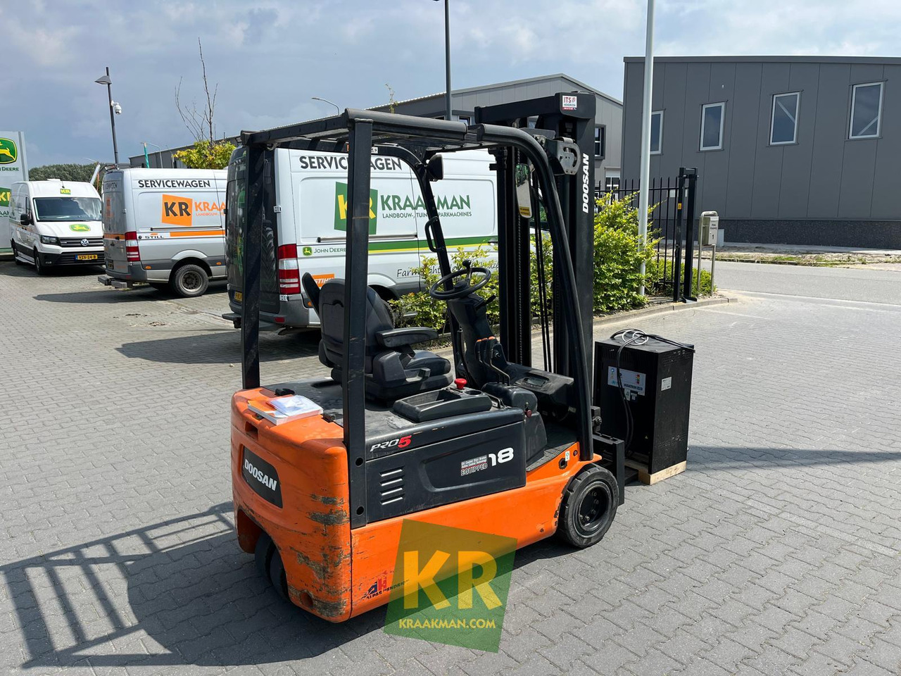 Doosan B18T - Xe nâng gắn tải: hình 5 Doosan B18T - Xe nâng gắn tải: hình 5
