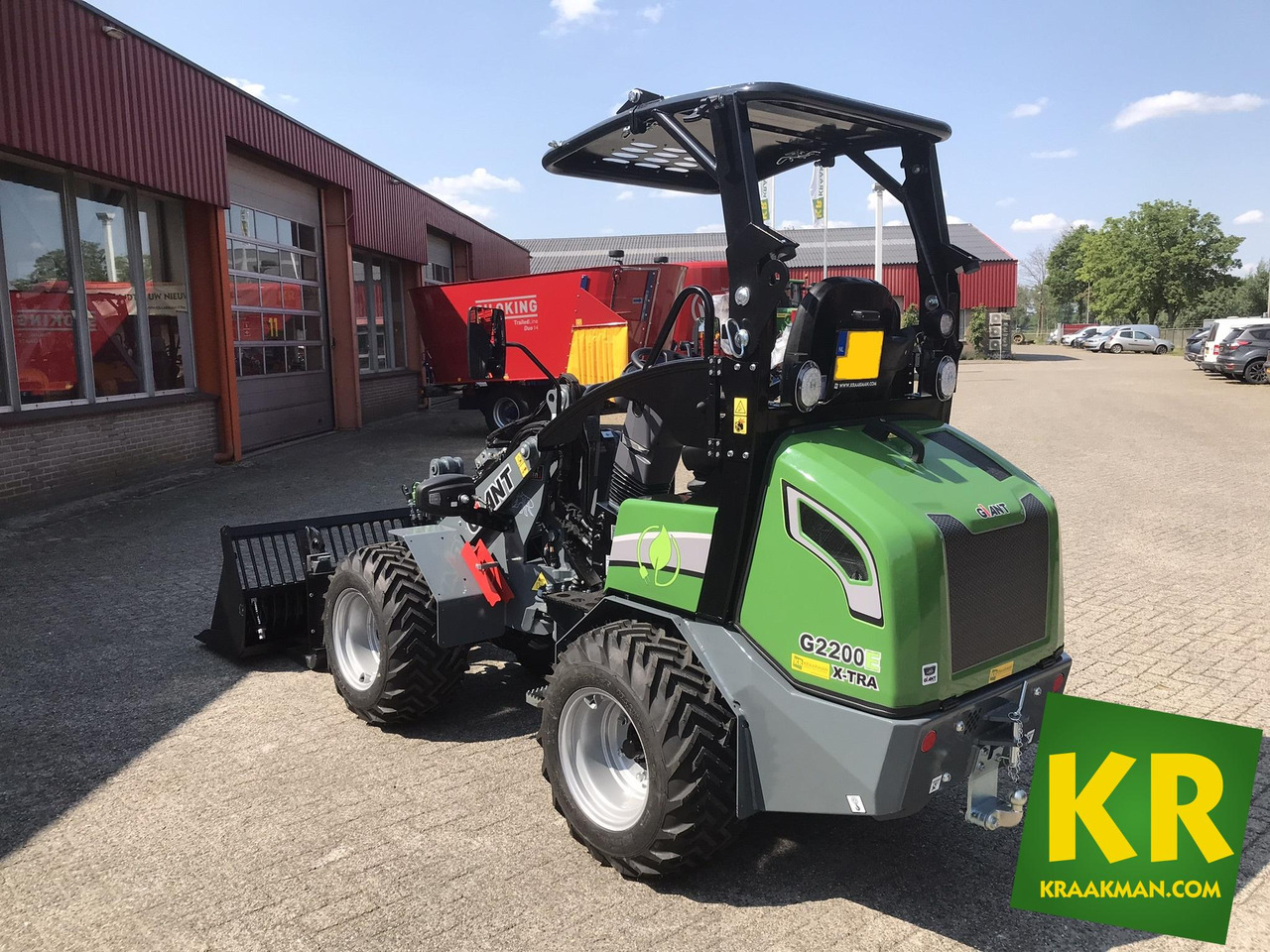 G2200E Giant  - Máy xúc lật mini gấp khúc: hình 4 G2200E Giant  - Máy xúc lật mini gấp khúc: hình 4
