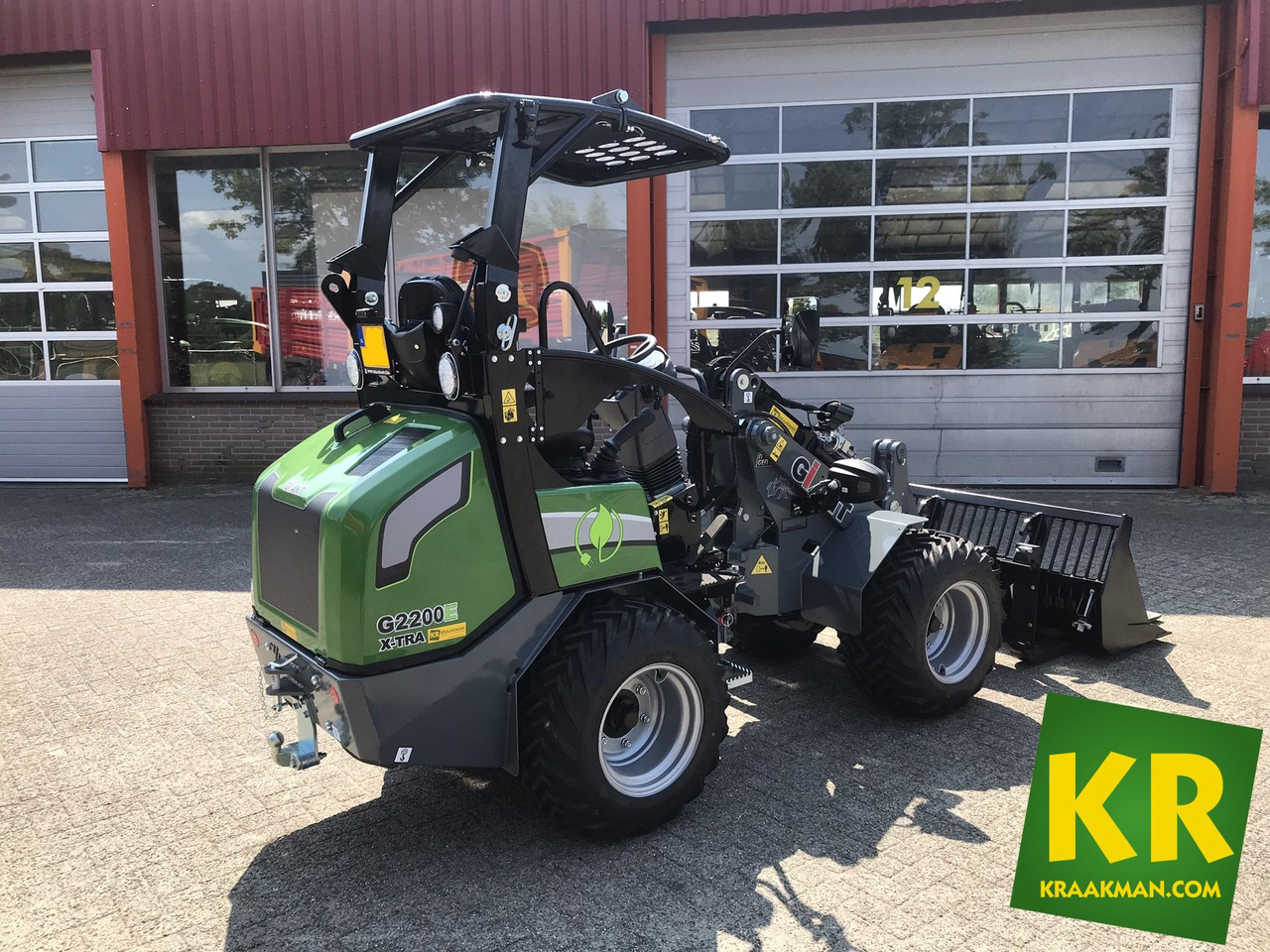 G2200E Giant  - Máy xúc lật mini gấp khúc: hình 3 G2200E Giant  - Máy xúc lật mini gấp khúc: hình 3