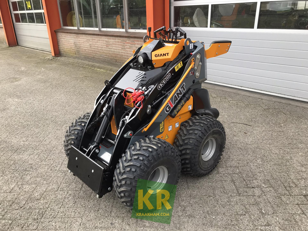 GS900 Giant - Máy xúc lật đa năng: hình 1 GS900 Giant - Máy xúc lật đa năng: hình 1
