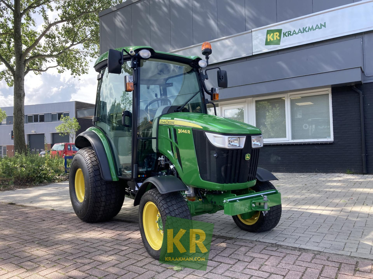 John Deere 3046R - Máy cày mini: hình 1 John Deere 3046R - Máy cày mini: hình 1