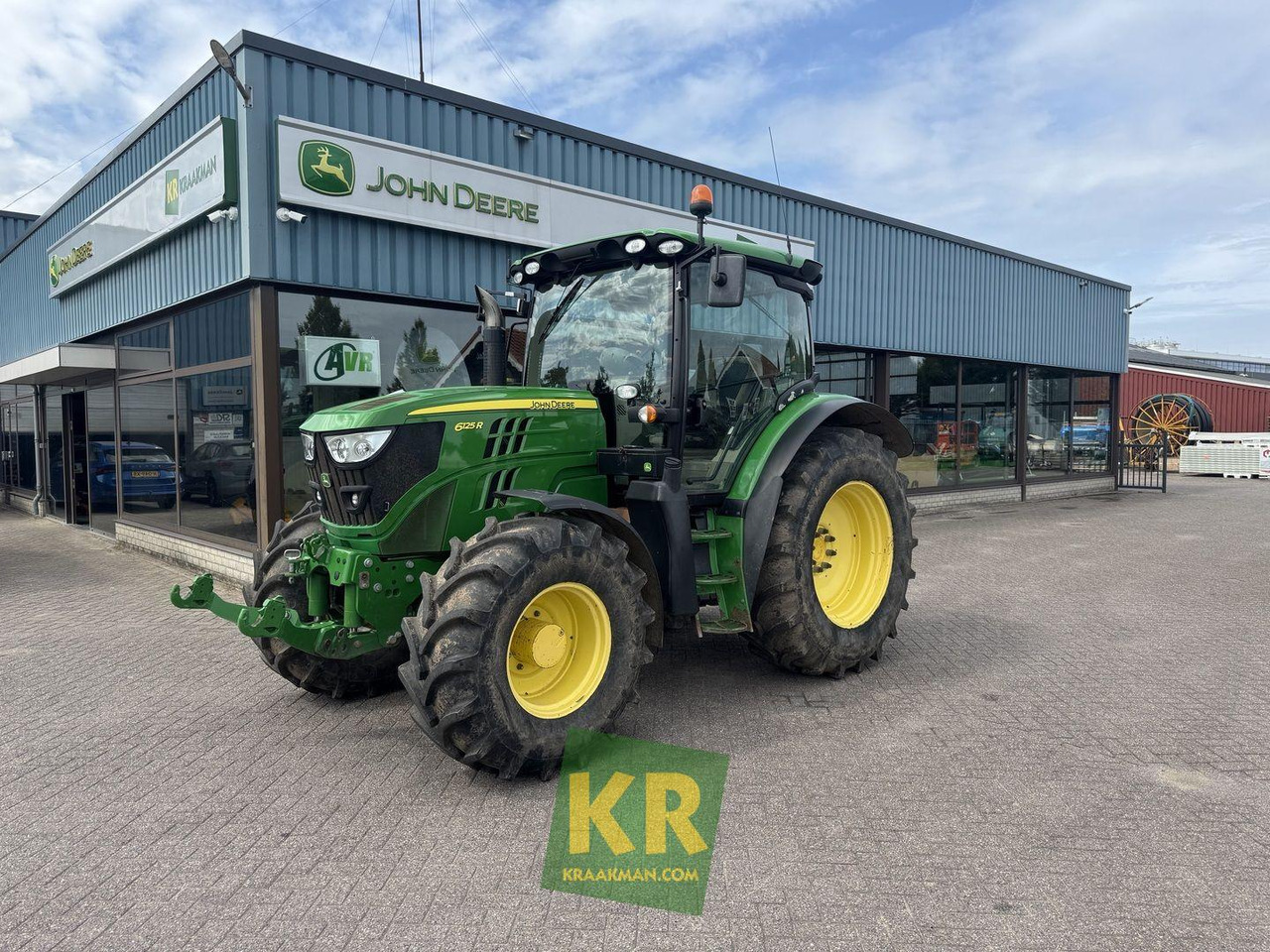 John Deere 6125R - Máy cày: hình 1 John Deere 6125R - Máy cày: hình 1