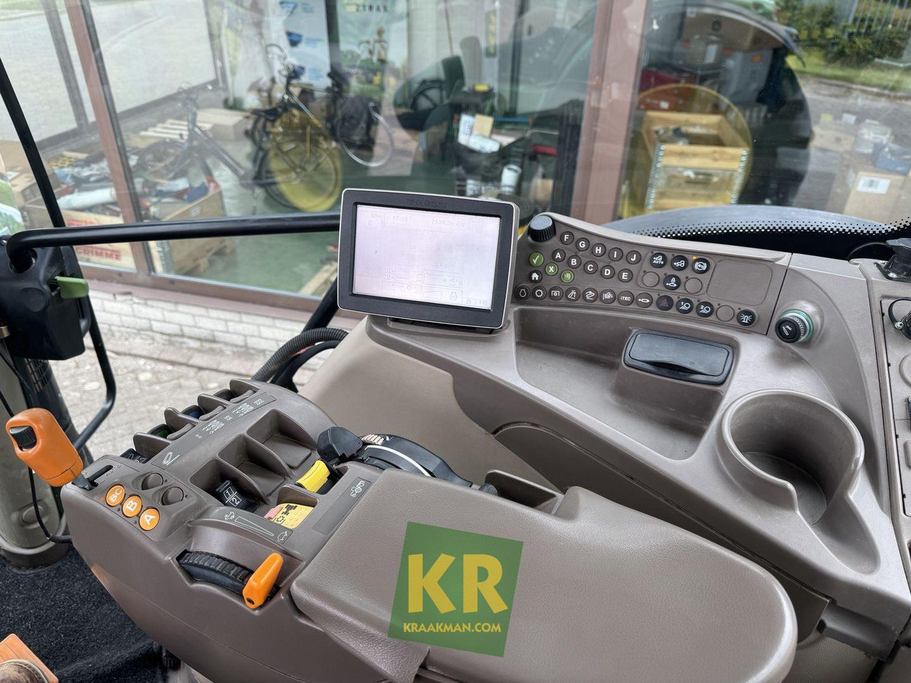 John Deere 6150R - Máy cày: hình 5 John Deere 6150R - Máy cày: hình 5