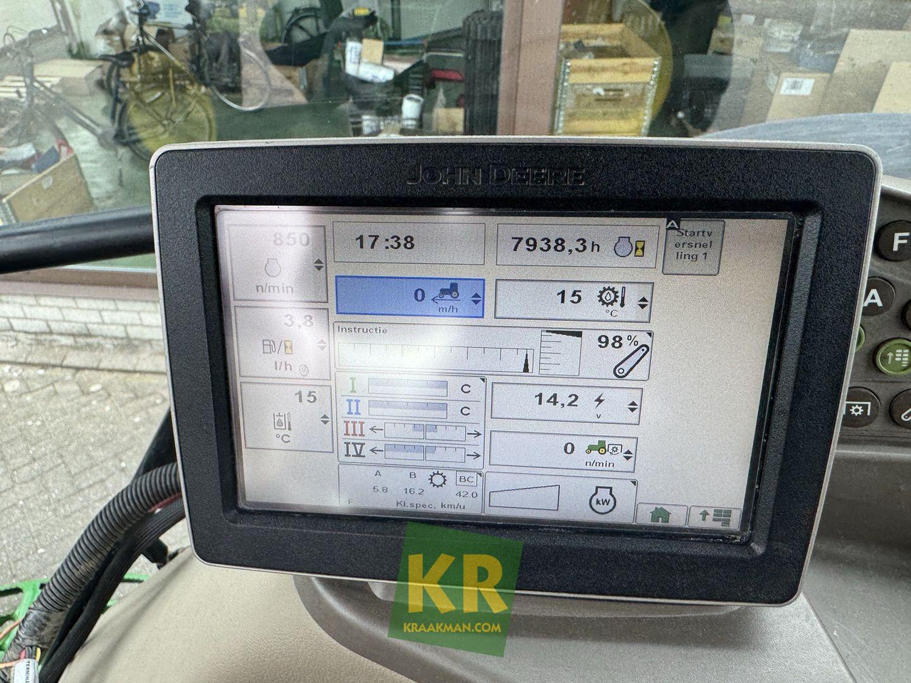 John Deere 6150R - Máy cày: hình 2 John Deere 6150R - Máy cày: hình 2