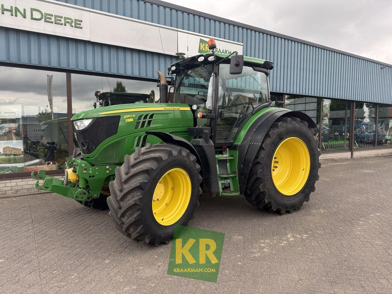 John Deere 6150R - Máy cày: hình 1 John Deere 6150R - Máy cày: hình 1