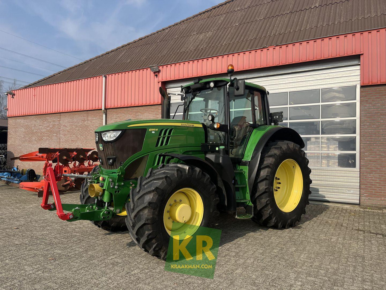 John Deere 6195M - Máy cày: hình 1 John Deere 6195M - Máy cày: hình 1