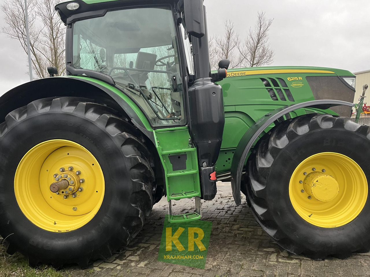 John Deere 6215R - Máy cày: hình 2 John Deere 6215R - Máy cày: hình 2