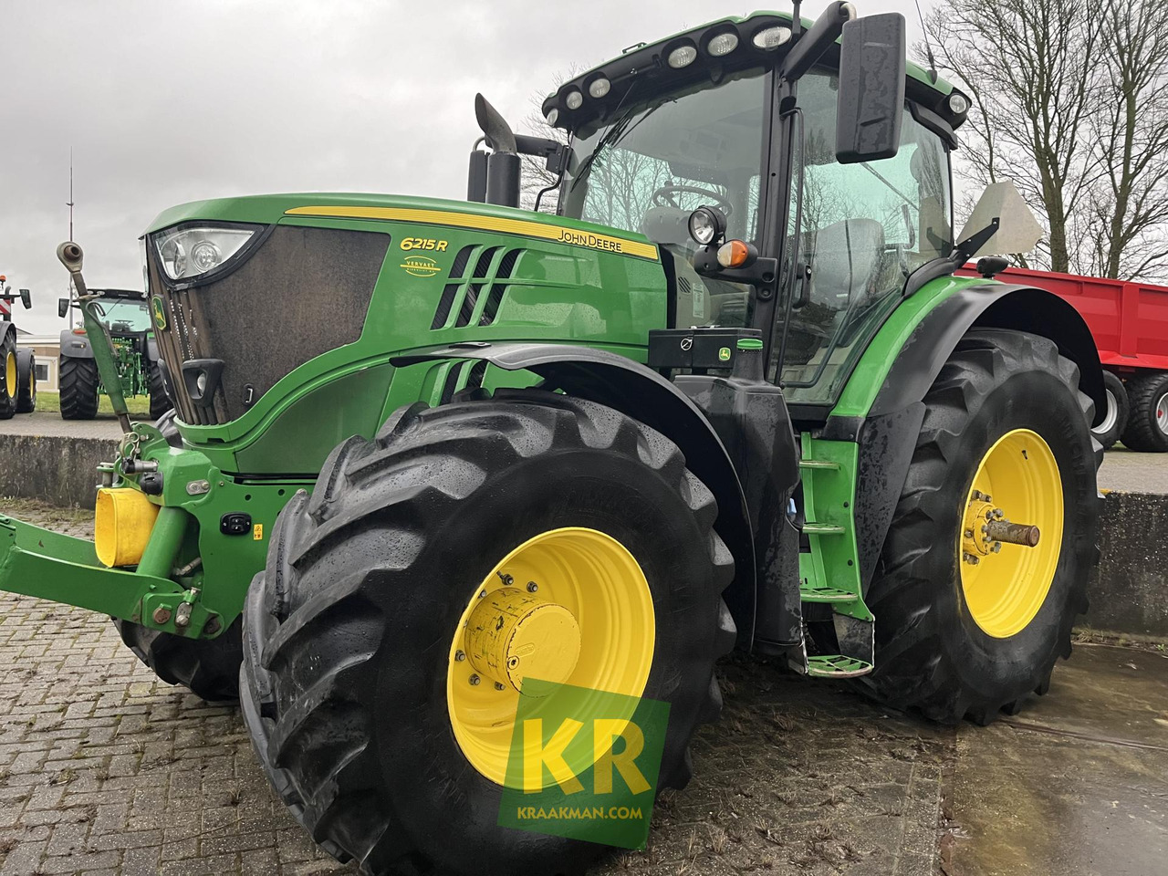 John Deere 6215R - Máy cày: hình 1 John Deere 6215R - Máy cày: hình 1