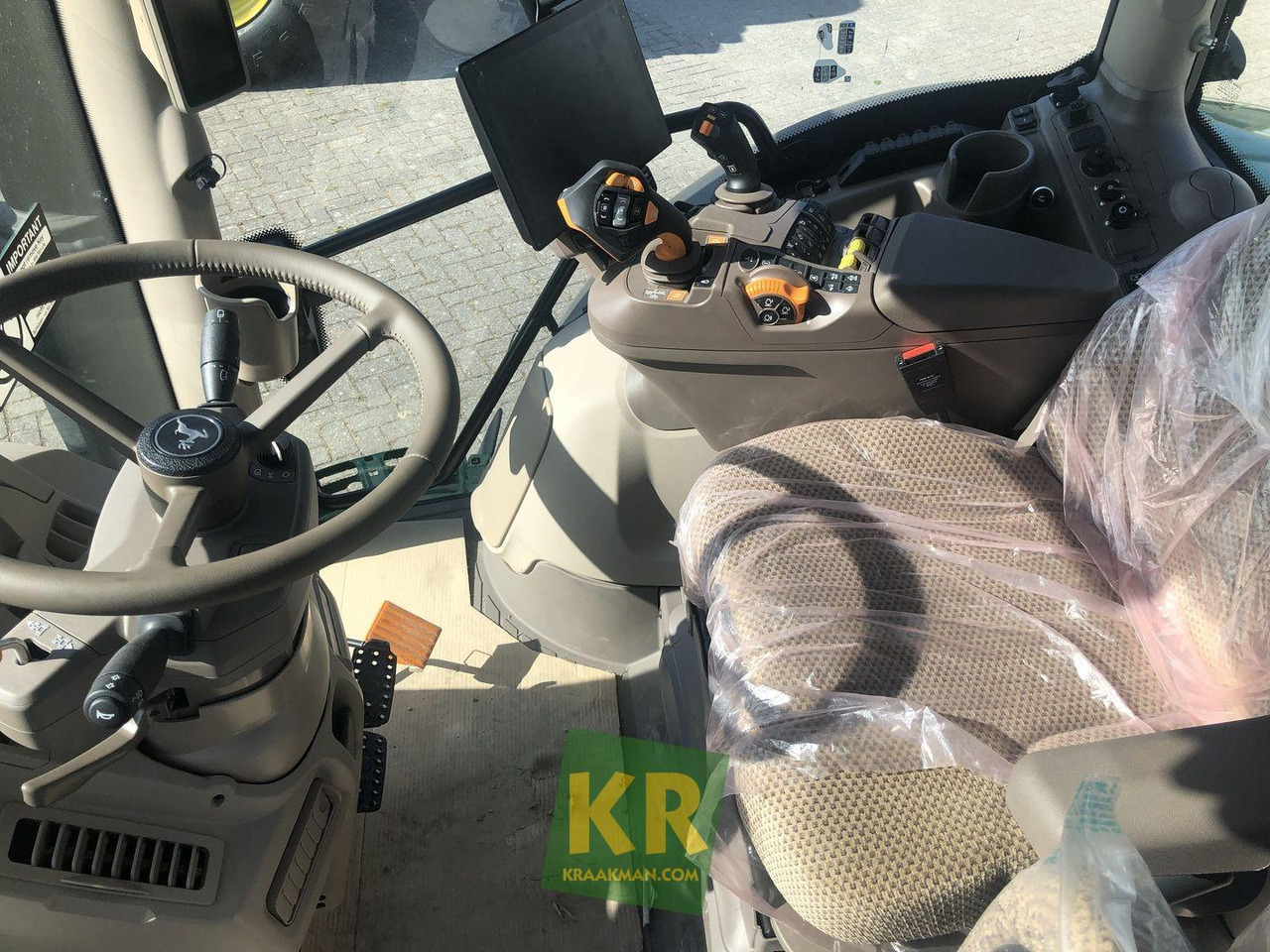 John Deere 6R 110 - Máy cày: hình 4 John Deere 6R 110 - Máy cày: hình 4