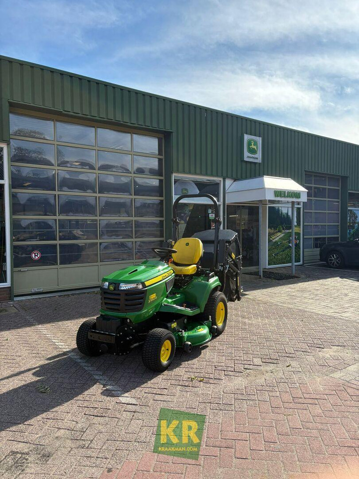 John Deere X950R - Máy cắt cỏ vườn: hình 1 John Deere X950R - Máy cắt cỏ vườn: hình 1