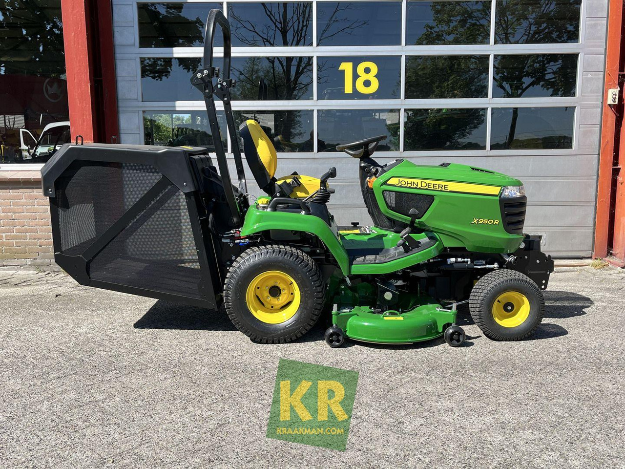 John Deere X950R - Máy cắt cỏ vườn: hình 5 John Deere X950R - Máy cắt cỏ vườn: hình 5
