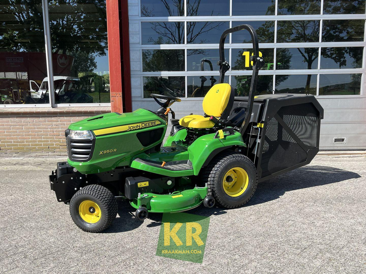 John Deere X950R - Máy cắt cỏ vườn: hình 1 John Deere X950R - Máy cắt cỏ vườn: hình 1