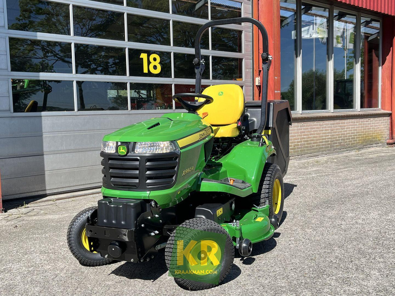John Deere X950R - Máy cắt cỏ vườn: hình 2 John Deere X950R - Máy cắt cỏ vườn: hình 2