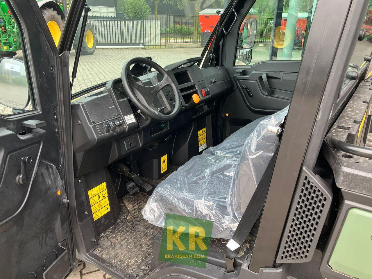 John Deere XUV875M - ATV/ Xe 4 bánh: hình 4 John Deere XUV875M - ATV/ Xe 4 bánh: hình 4