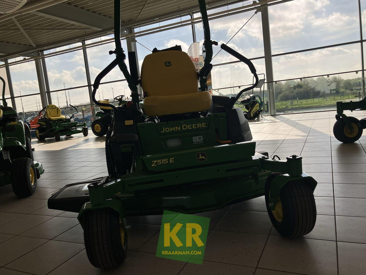 John Deere Z515E ZEROTURN - Máy cắt cỏ vườn: hình 2 John Deere Z515E ZEROTURN - Máy cắt cỏ vườn: hình 2